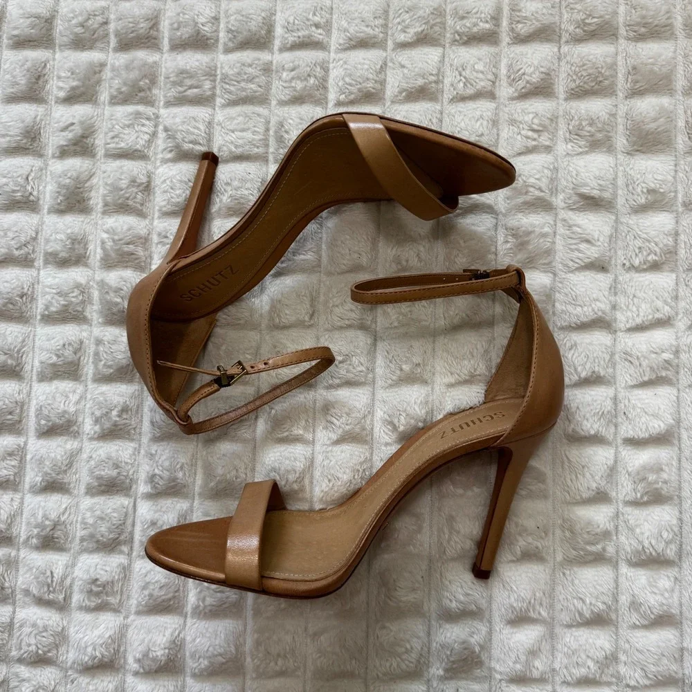 Schutz 8.5 Cadey Lee Lightwood Tan Neutral Sandals Heels Stiletto Classic
